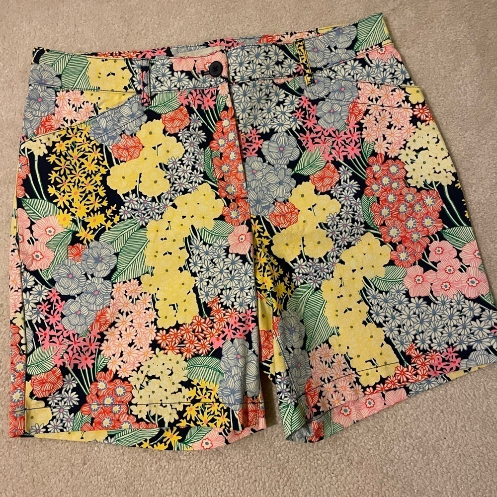 TALBOTS 7” weekend floral twill shorts-size 8 NWOT